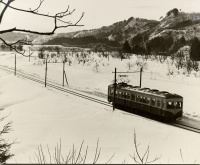 雪原を行く三山電車