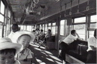 三山電車内の風景
