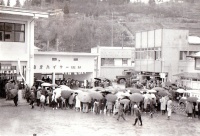 間沢駅前の自衛隊コンサート