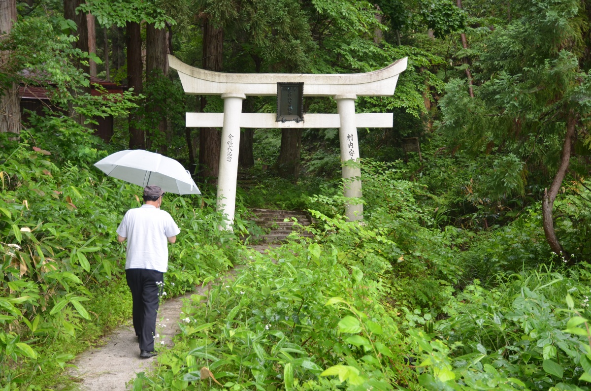 六十里越街道（湯沢不動尊）