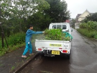 中道の草刈りをしました
