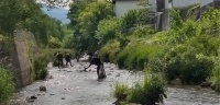 矢出沢川清掃