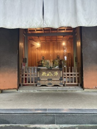 安楽寺開山 樵谷惟仙禪師坐像、安楽寺二世幼牛惠仁禅師坐像