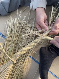 祖父とのしめ縄作り