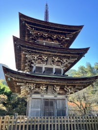 前山寺三重塔