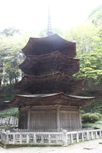 安楽寺　八角三重塔