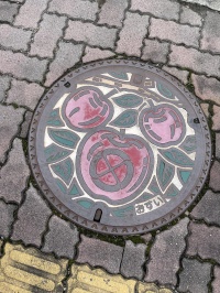 りんごのマンホール